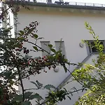 Petite Bellevue II